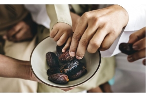 comer dátiles por la noche